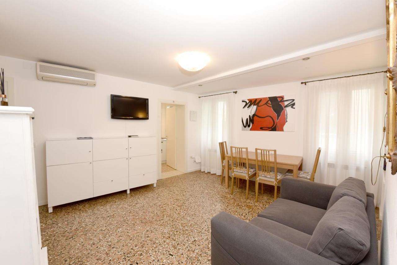 True Venice 2 Bedrooms In The Heart Of Castello Венеция Экстерьер фото