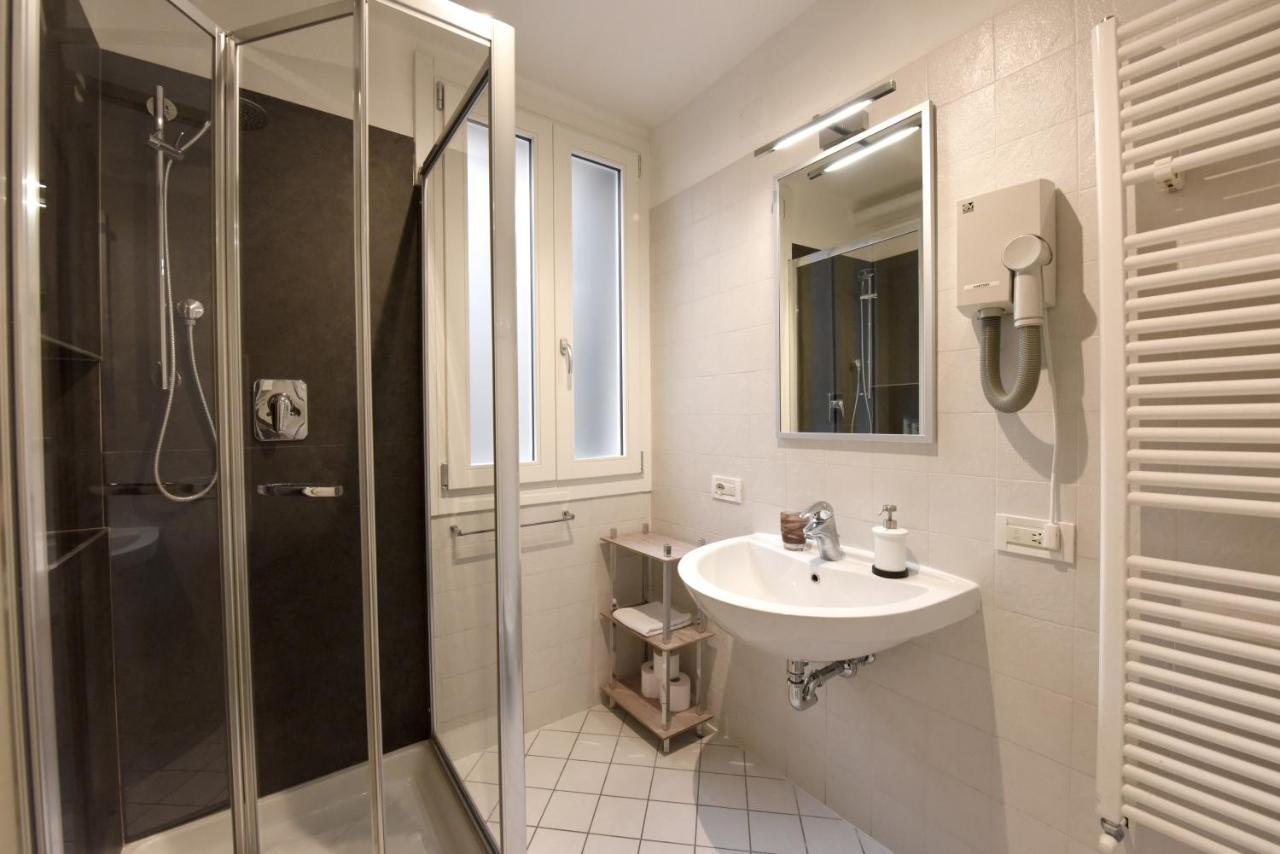 True Venice 2 Bedrooms In The Heart Of Castello Венеция Экстерьер фото