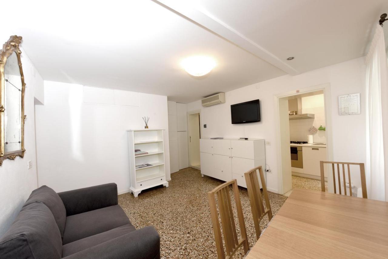 True Venice 2 Bedrooms In The Heart Of Castello Венеция Экстерьер фото