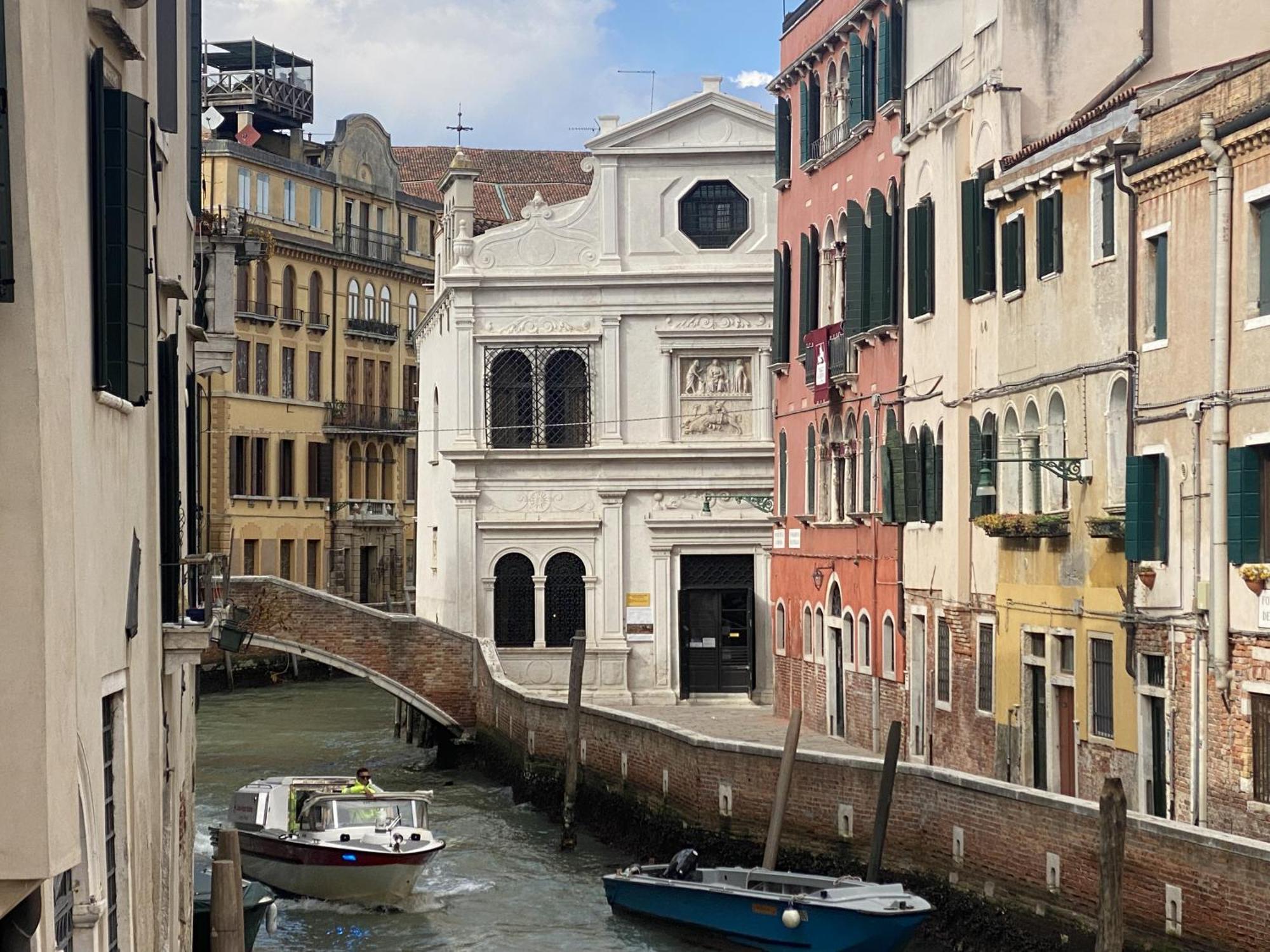 True Venice 2 Bedrooms In The Heart Of Castello Венеция Экстерьер фото